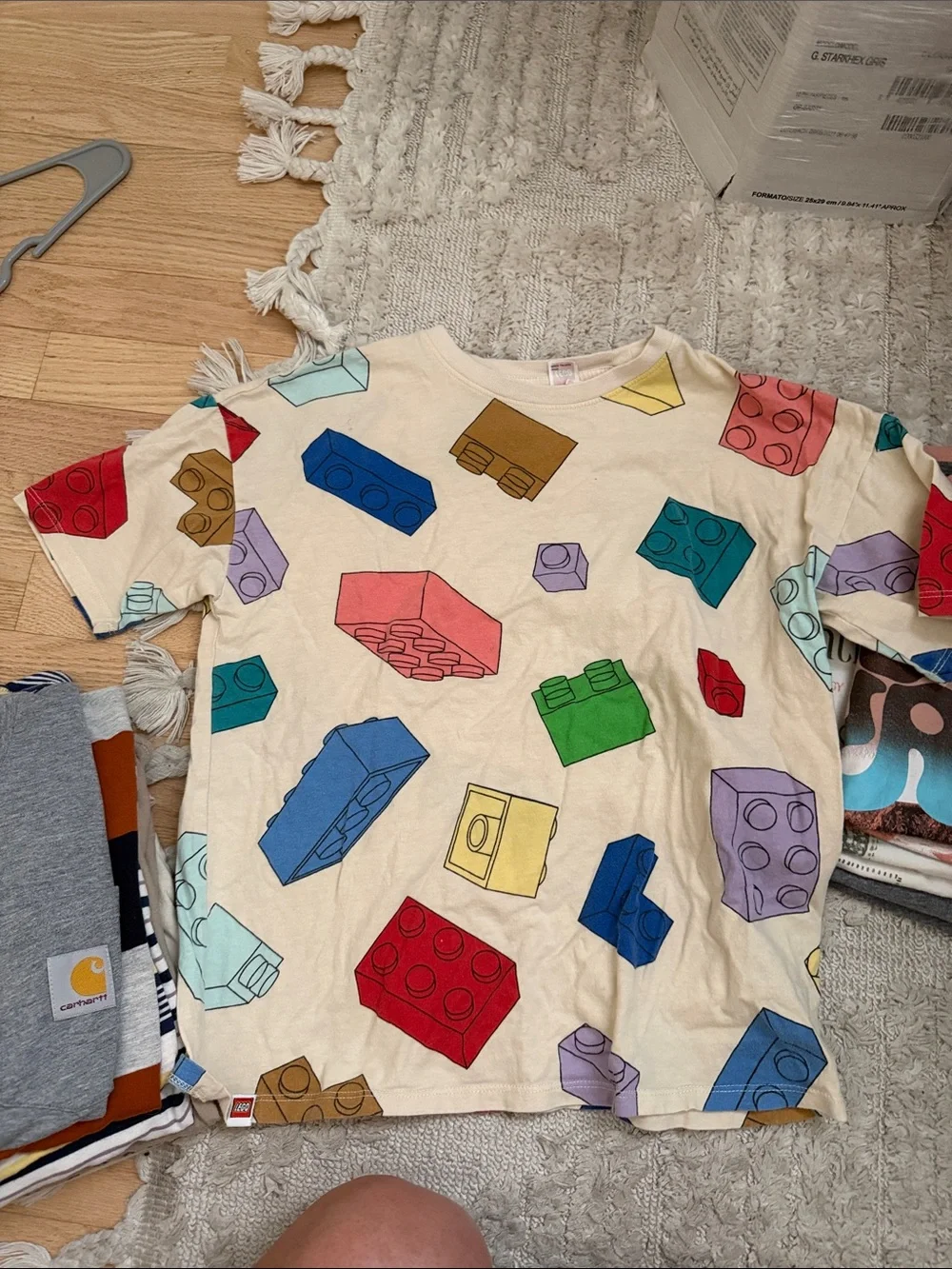 10 boys Tees size M old navy Carhartt and Lego